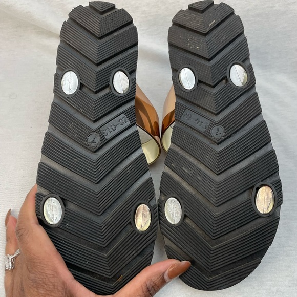 Chrome flat sandle size 7 - Picture 5 of 5